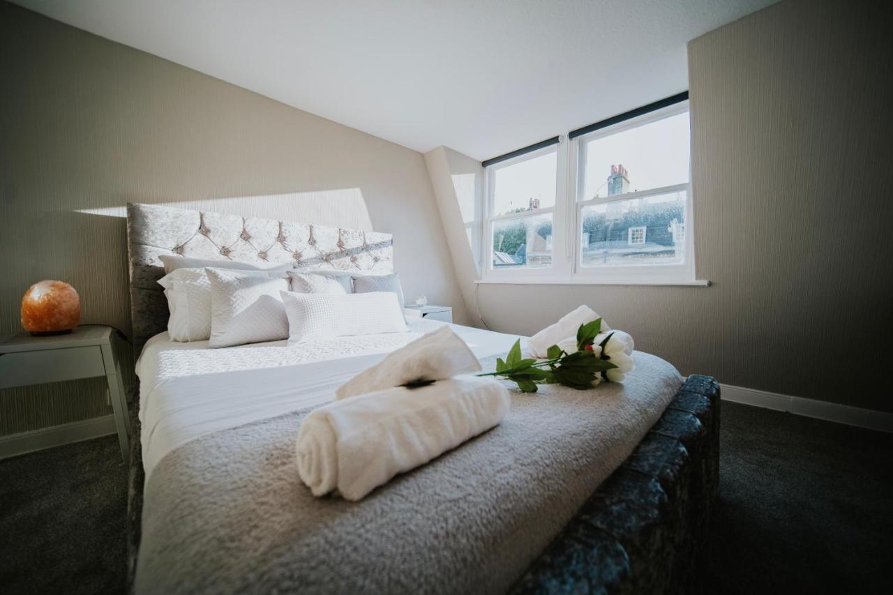 바스 Roman Penthouse- City Skyline Views, 4K Tvs, 5G Wifi And More! 아파트 외부 사진