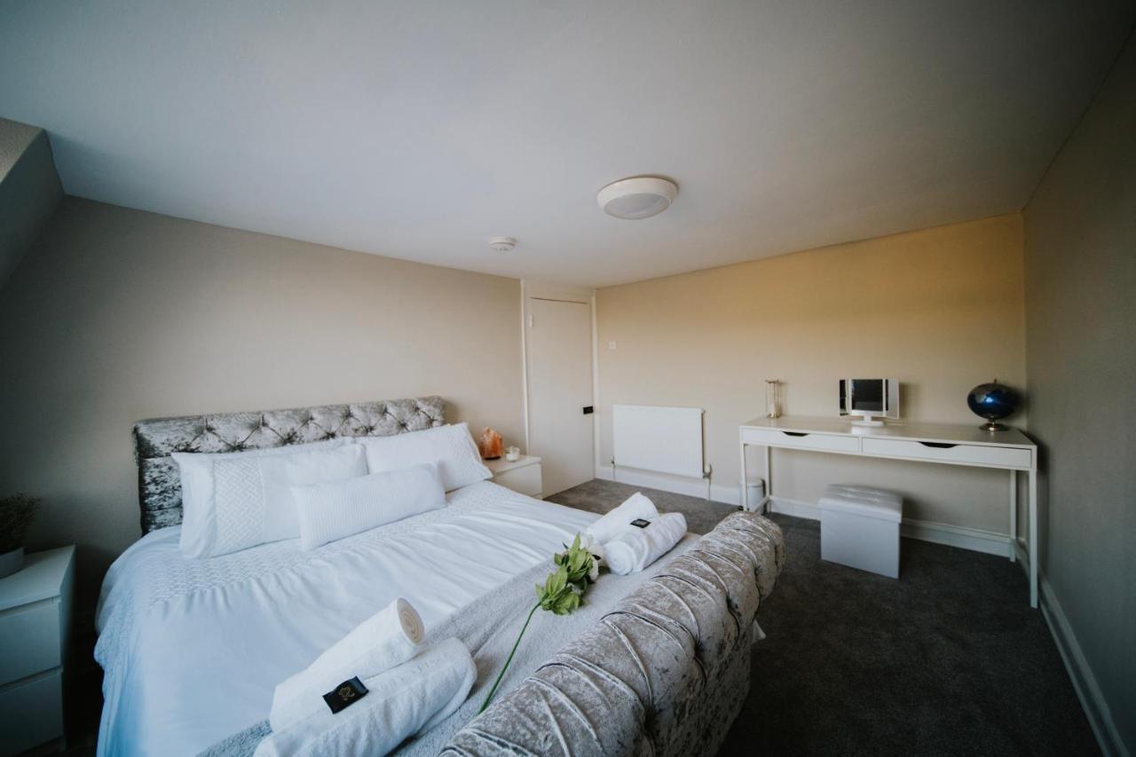 바스 Roman Penthouse- City Skyline Views, 4K Tvs, 5G Wifi And More! 아파트 외부 사진