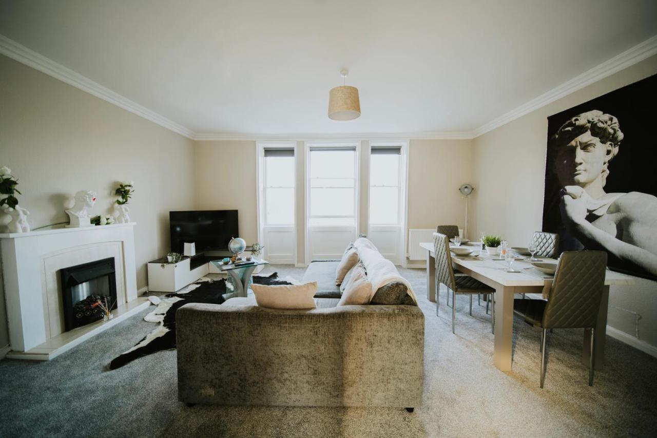 바스 Roman Penthouse- City Skyline Views, 4K Tvs, 5G Wifi And More! 아파트 외부 사진